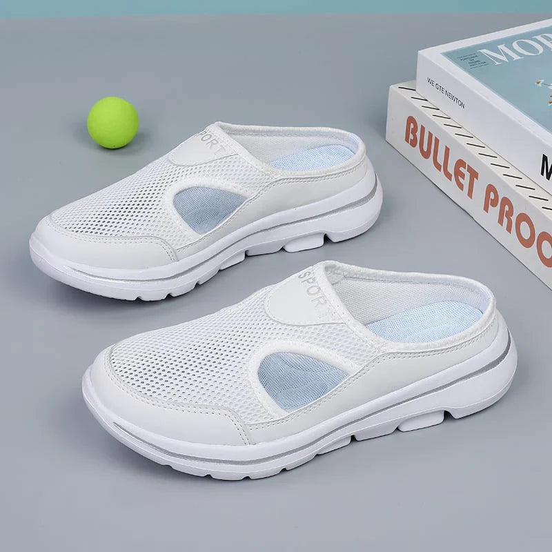 Mannen | Slippers met subtiele open zijkanten en rechte pasvorm