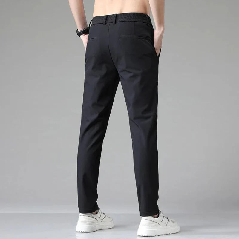 Mannen | Broek met een subtiele textuur en een sluiting aan de voorkant
