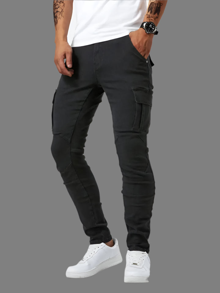 Mannen | Strakke cargojeans met nette afwerking en zijzakken